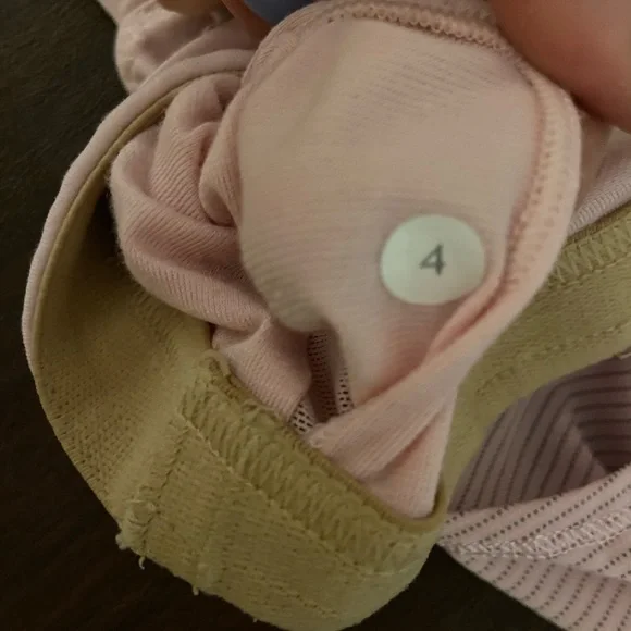 Lululemon Run: Back On Track Tank with cinch-able drawstring - Picture 10 of 10